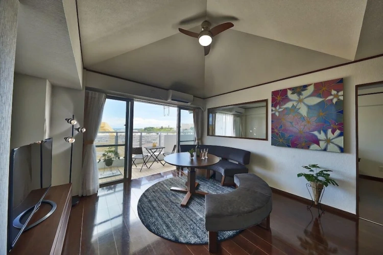 2 Bedrooms Apartment