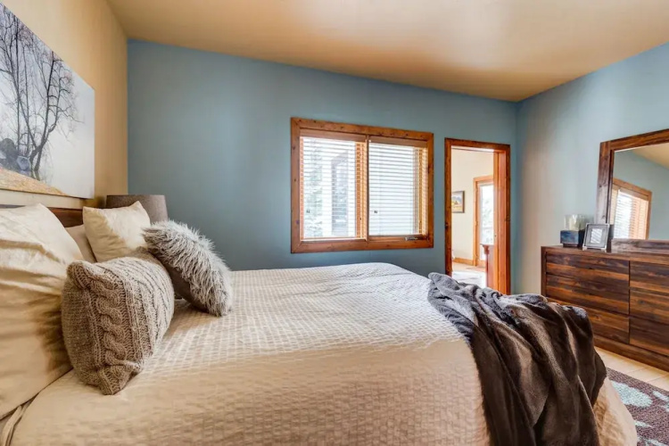 400 Whispering Pines Circle Private Home with Hot Tub