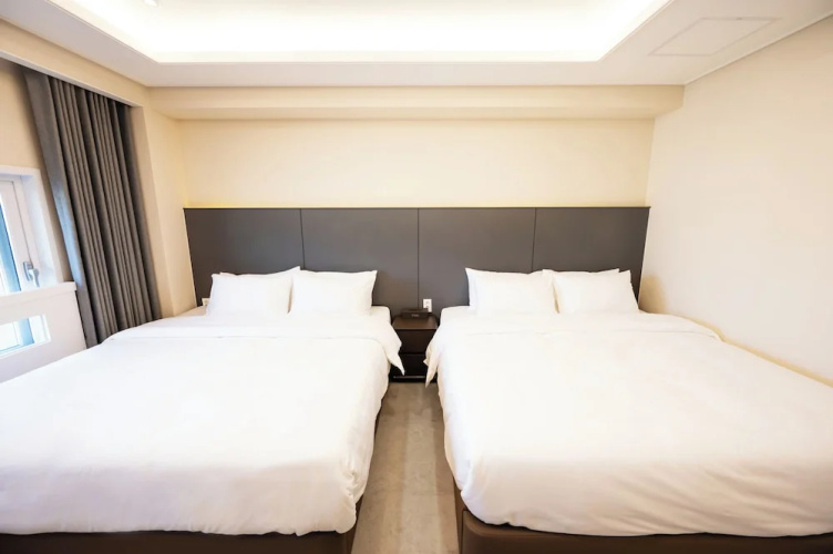 Vavant Tourist Hotel
