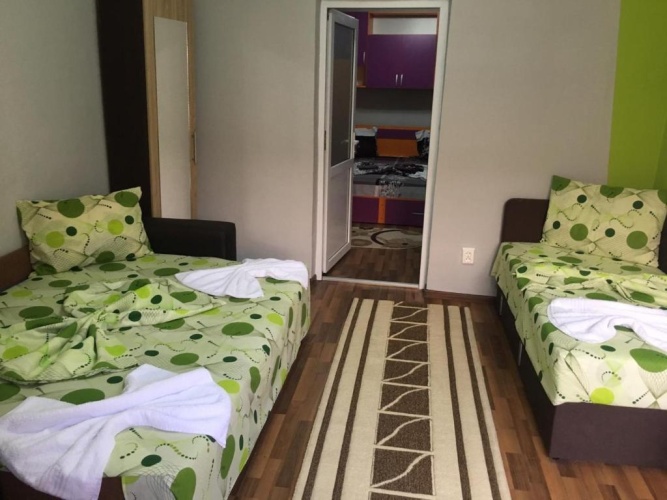 2 Bedrooms Cottage