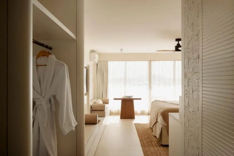 Suite with ocean view
