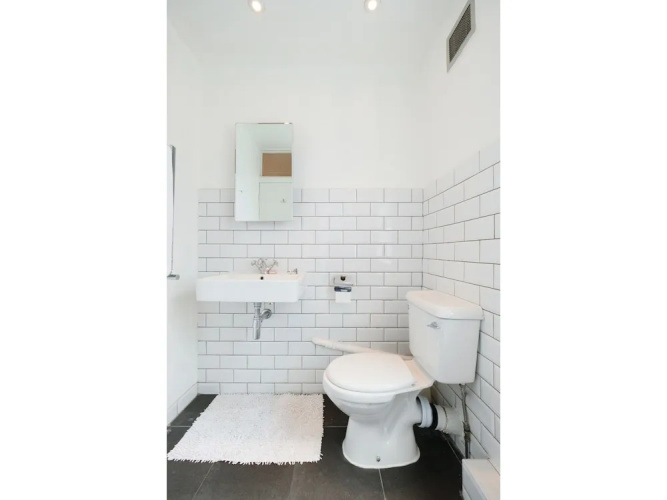Beautiful, Bright and Spacious Flat for 4