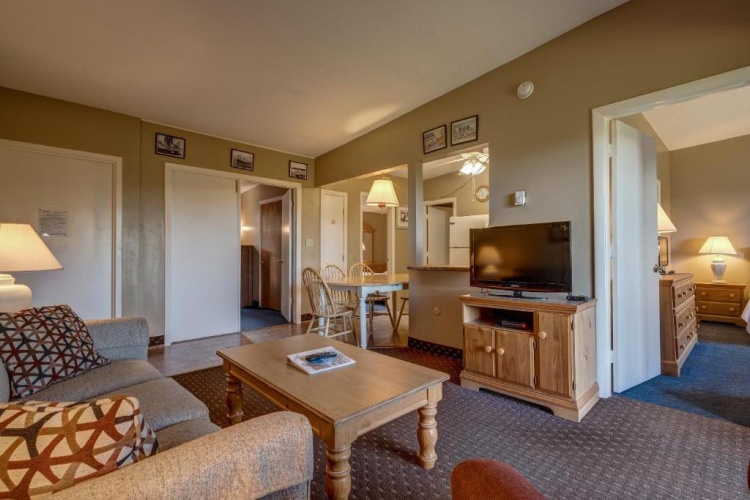 3 Bedrooms Apartment