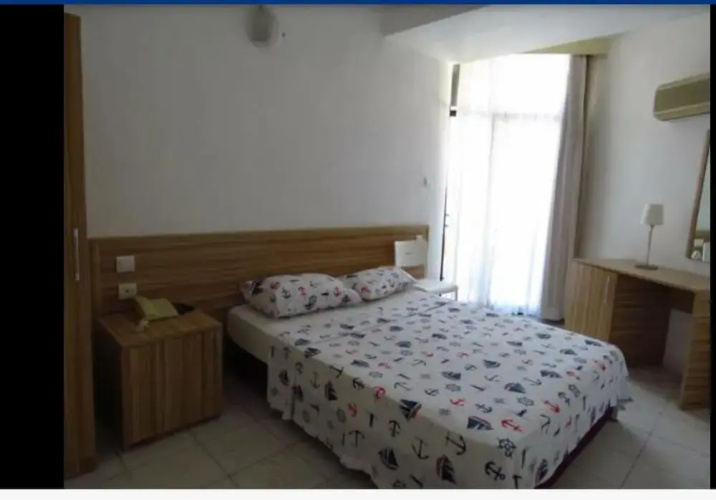 Status Hotel
