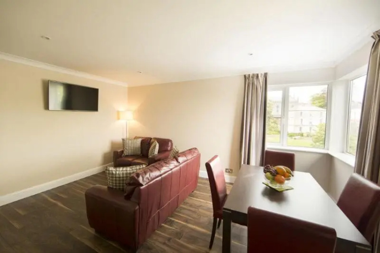 Riverside Suites Hotel