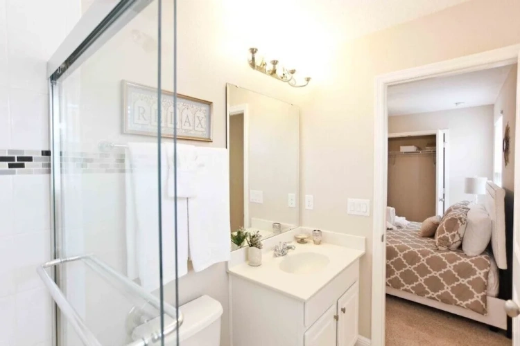 5 Bedrooms Cottage