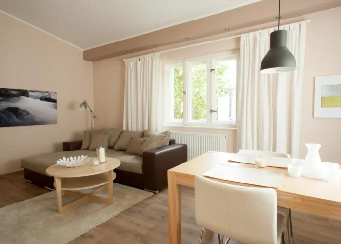 2 Bedrooms Bungalow