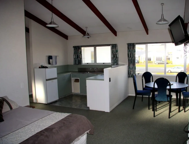1 Bedroom Deluxe Suite