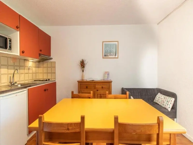 2 Bedrooms Quadruple Apartment