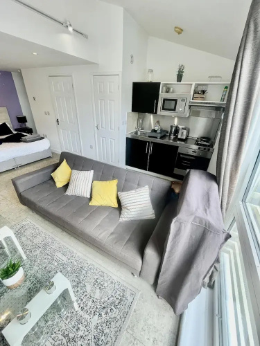 Stunning Studio Apartment in Cambridge