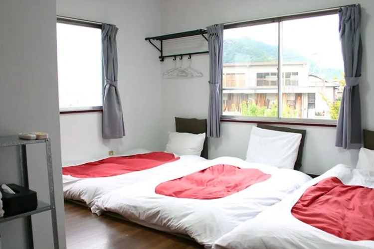 Comfort Triple room with city view