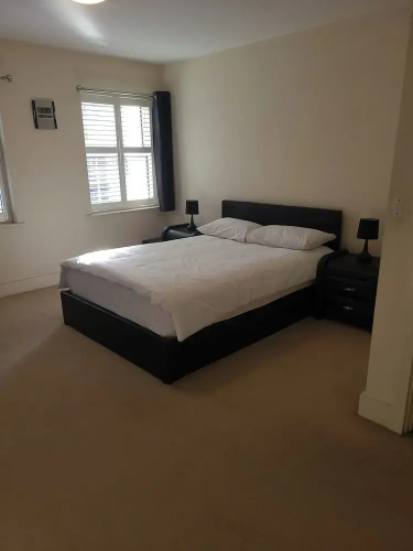 1 Bed Flat - Sleeps 4 - Parking - Wifi