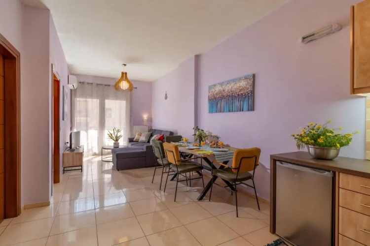 Arie's 1 Bedroom Apartment