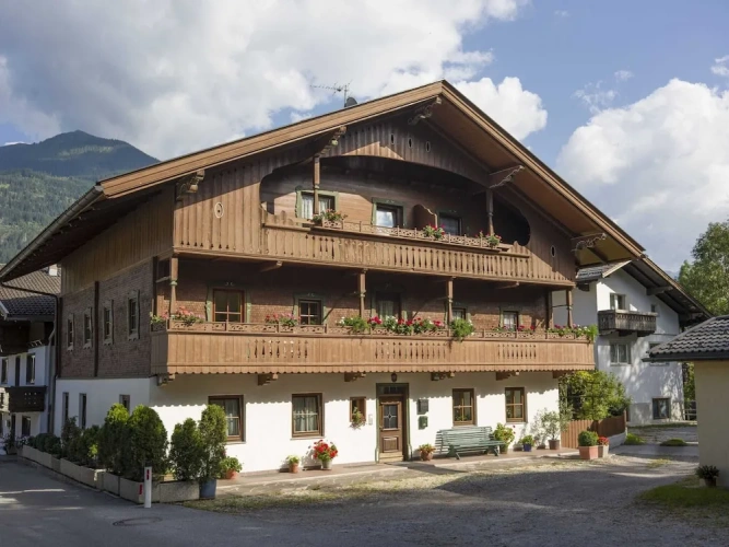 Apartment in Top Location in Fugen With Balcony