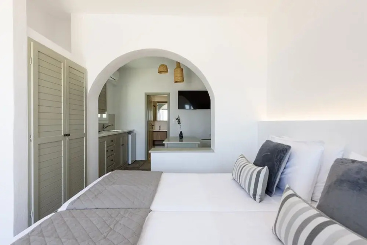 Phaedrus Living Paros Cycladic 4