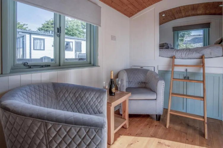 Willow - 1 Bedroom Shepherd's Hut - Amroth