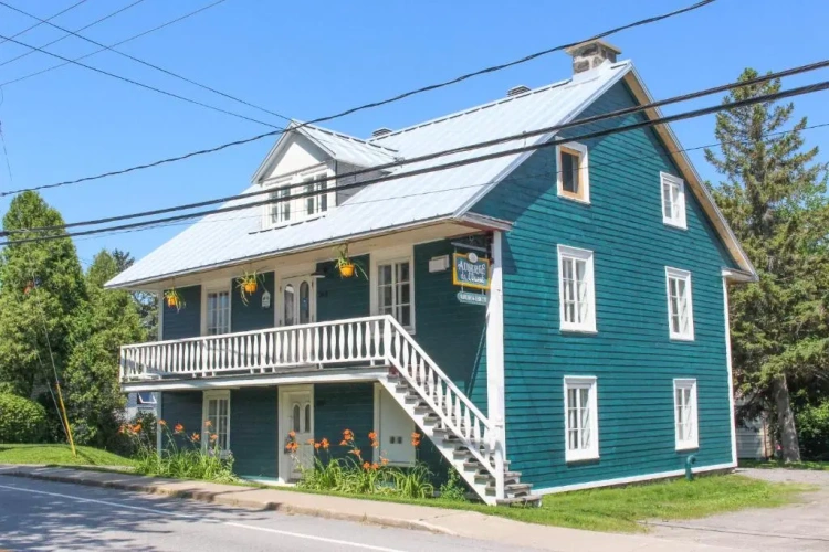 3 Bedrooms Cottage