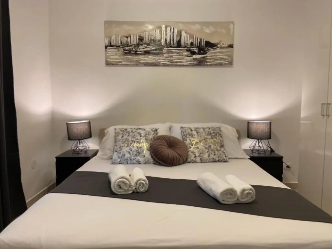 4 Bedrooms Cottage