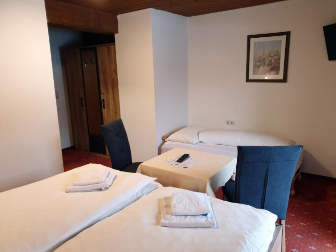 Standard Triple room with balcony