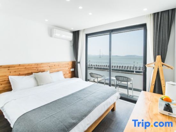 Standard Double room with lake view