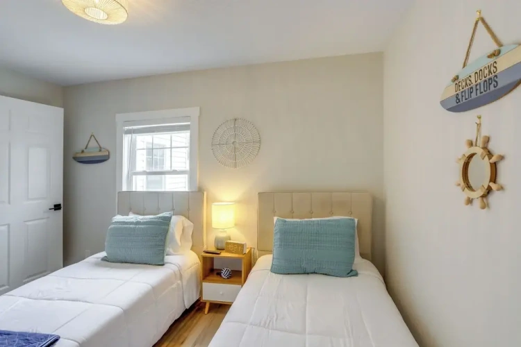 4 Bedrooms Cottage