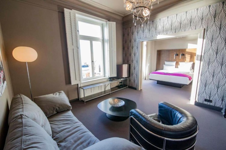 Double Suite