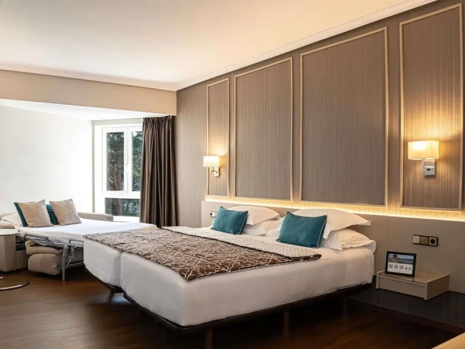 Standard Twin room with mountain view