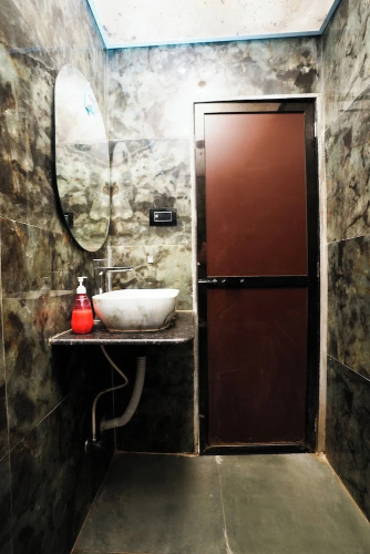 Hotel Versova Inn