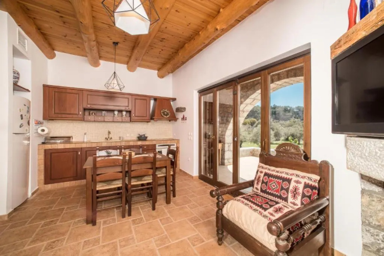 ARADENA TRADITIONAL House 4