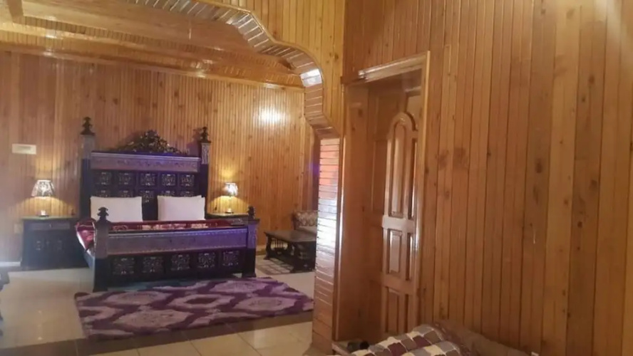 Hotel Deep Forest