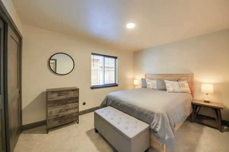 Dover Vacation Rental: Walk to Lake Pend!
