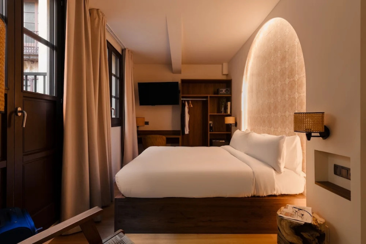 Los Arcos Hotel Gothic Quarter, Sonder