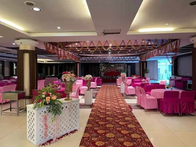 Hotel Paras