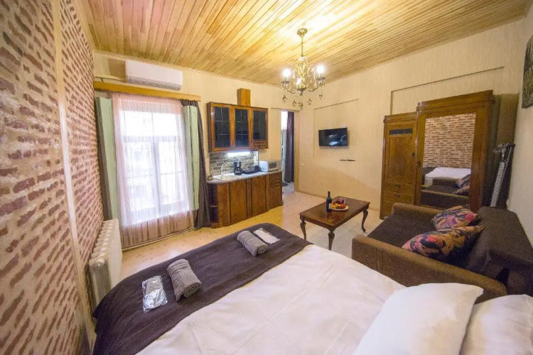 Room 19
