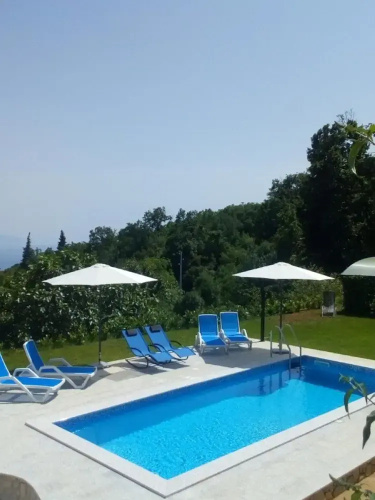 Charming Brsec Apartment With Shared Pool