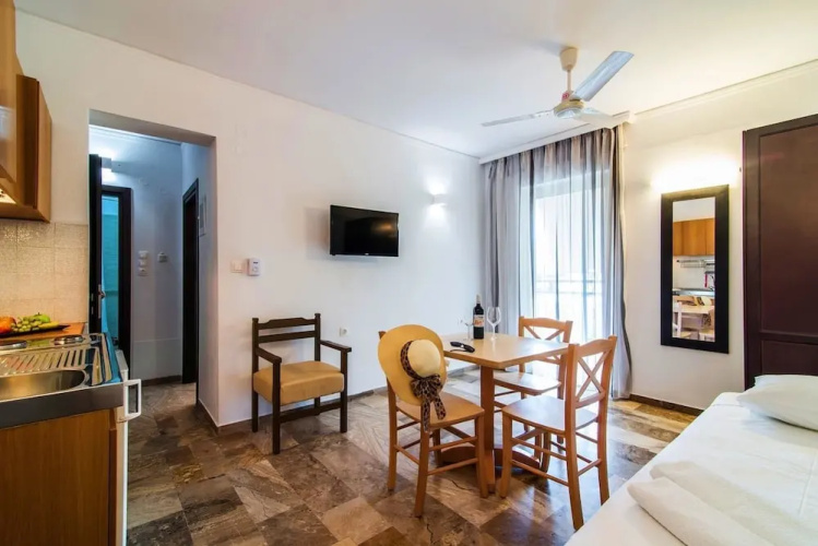 Polydoros Hotel Apartments
