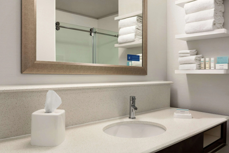 Hampton Inn & Suites Minooka