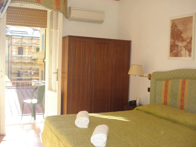 Ely Hotel