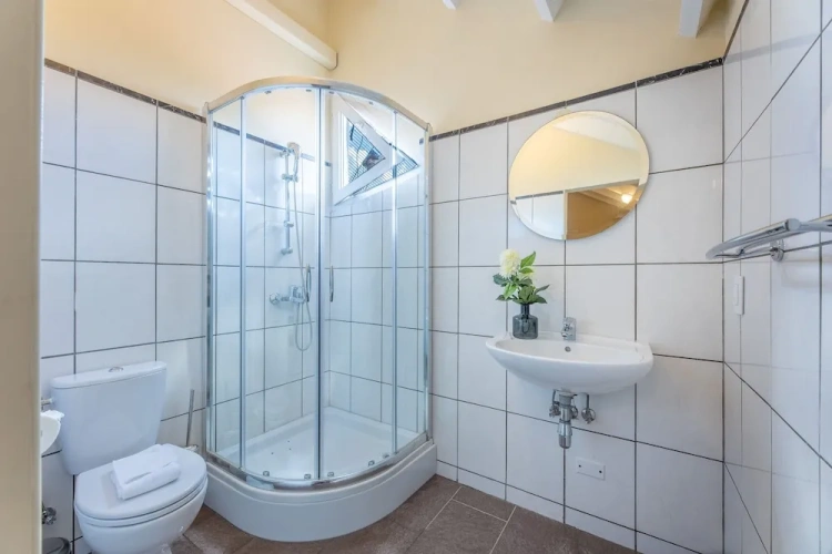 6 Bedrooms Grand Villa with bay view