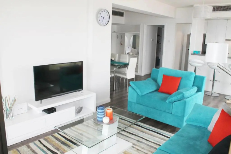 Lazuli Beachfront Apartment 254
