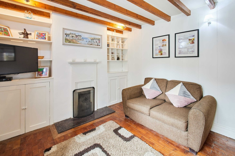 Host Stay Trefor Cottage