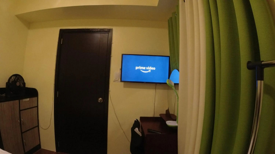 A Refreshing Condo Unit Near BGC, Ortigas & Makati with NETFLIX and WiFi