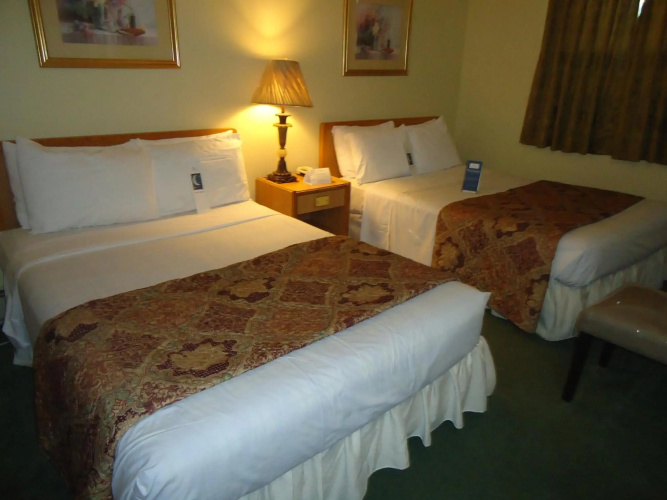 Bayside Inn & Waterfront Suites
