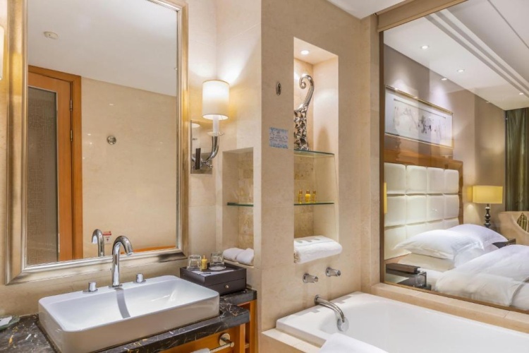 Deluxe Double Suite