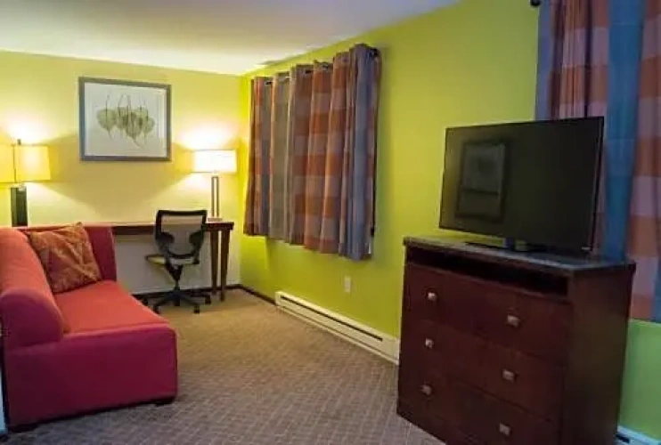 2 Bedrooms Villa
