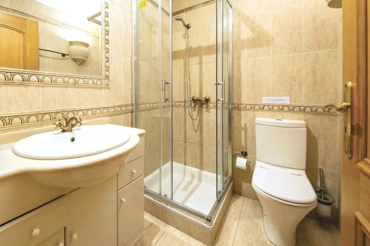 4 Bedrooms Villa