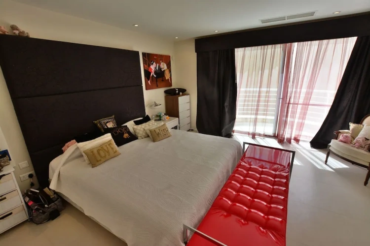 3 Bedrooms Villa with balcony
