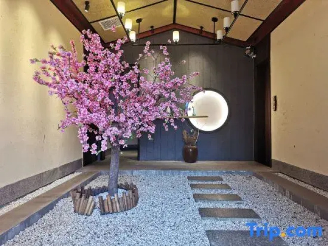 Nanyunye Yinshan Yunsu