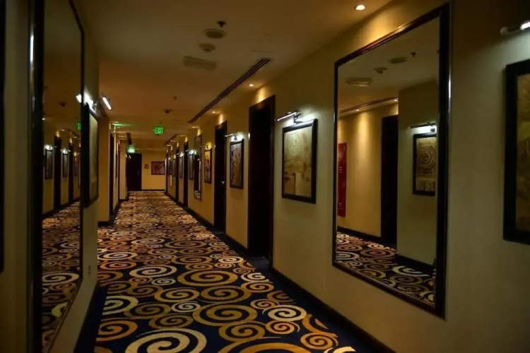 Premium Strato Hotel