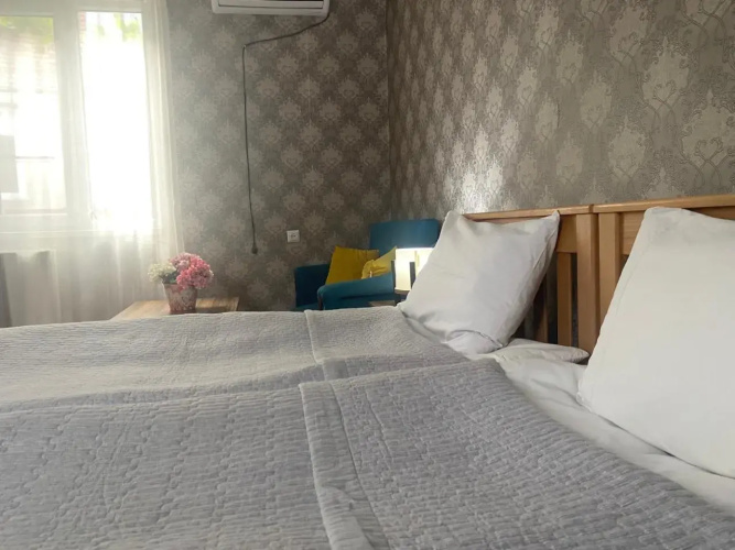 HillSide Guest House